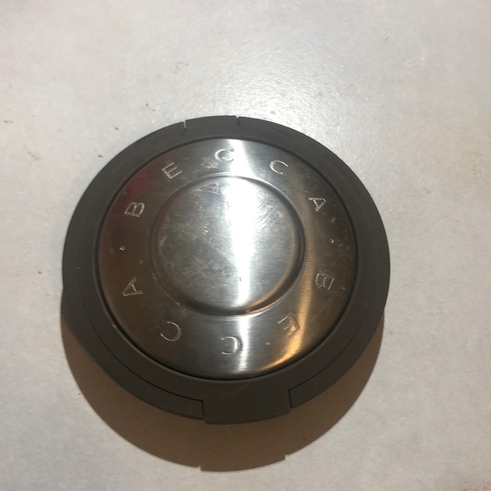 Becca Chocolate Geode Highlighter